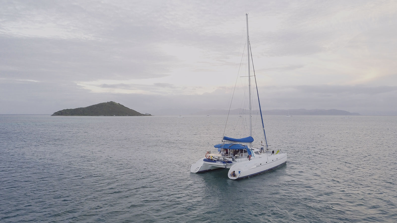 weekend catamaran îlots du sud nouméa dal océan