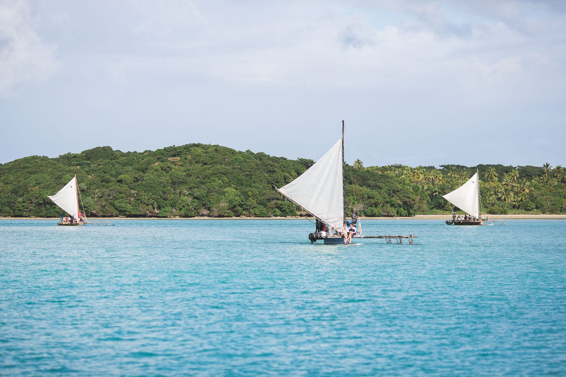 balade pirogue traditionnelle ile des pins baie upi