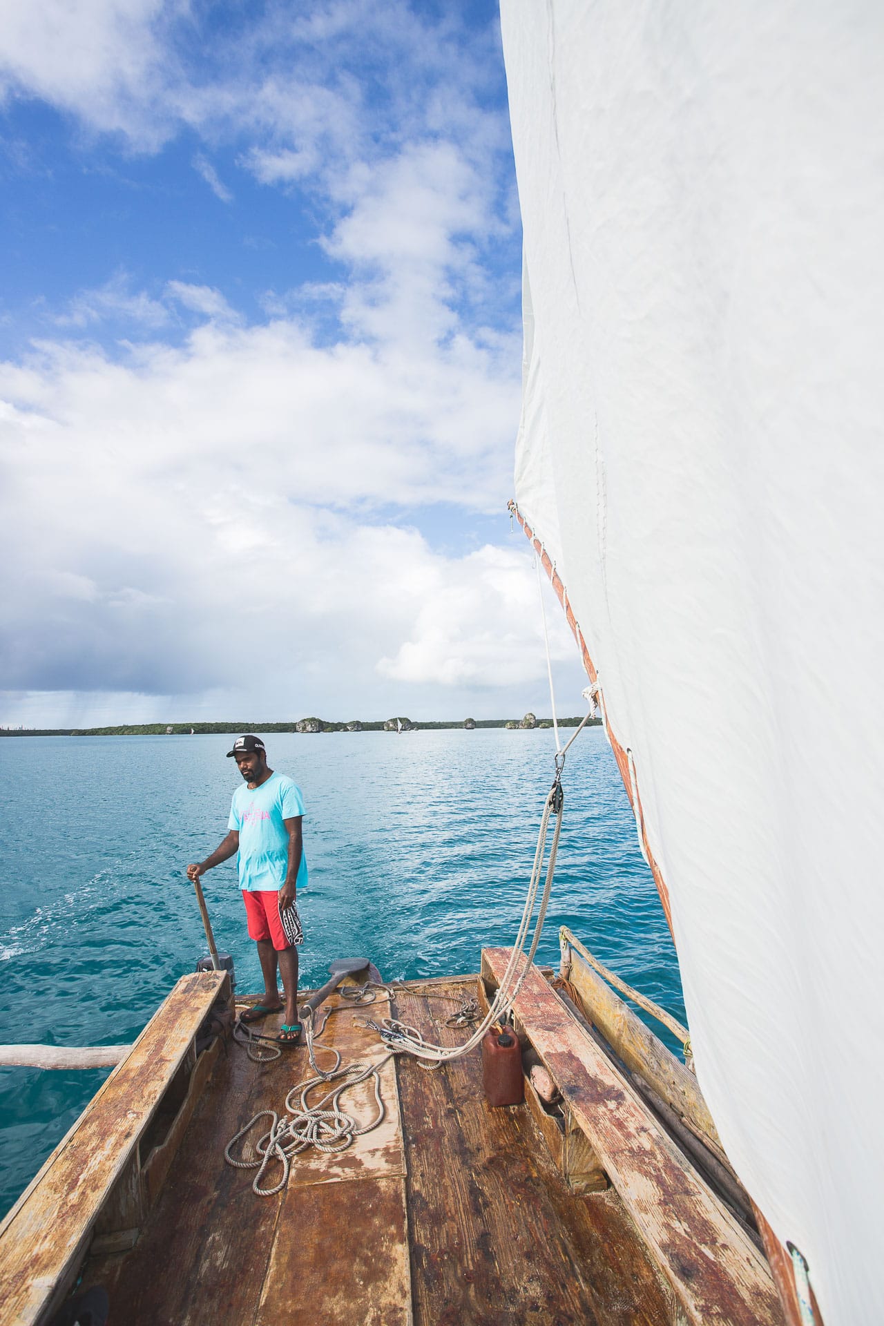 balade pirogue traditionnelle ile des pins baie upi