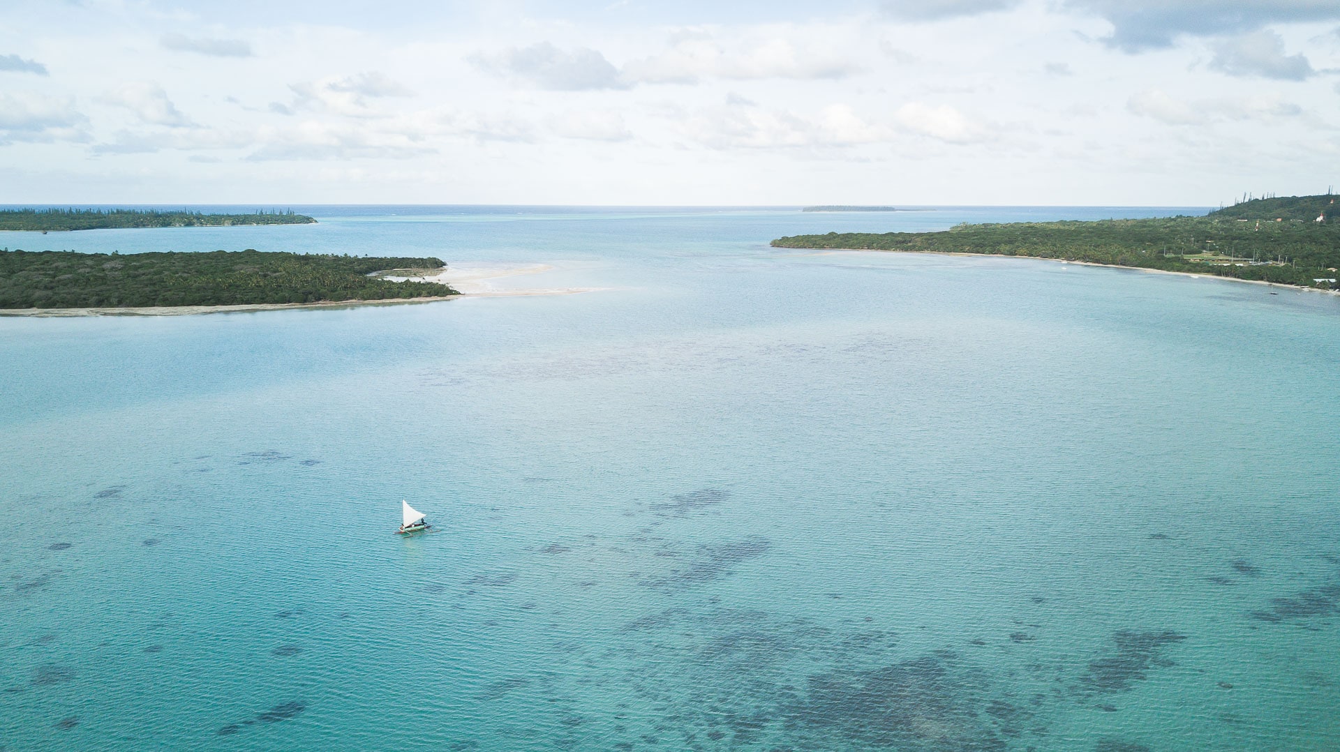 balade pirogue traditionnelle ile des pins baie upi